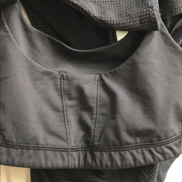 Lululemon Stash It Tank - Picture 8 of 9